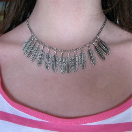 Collier plumes