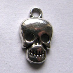 Breloque "tête de mort"