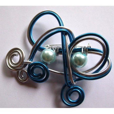 Broche coeur bleue et noire