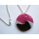 Collier avec pendentif fimo fuchsia, noir et blanc