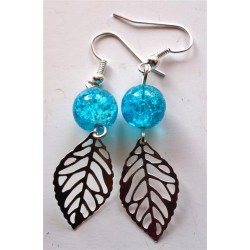 boucles d'oreilles feuilles argentées perles craquelées turquoise