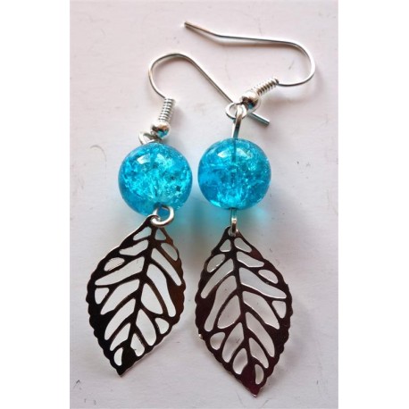 boucles d'oreilles feuilles argentées perles craquelées turquoise