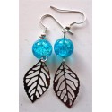 boucles d'oreilles feuilles argentées perles craquelées turquoise