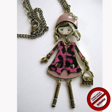 Pendentif "Poupée Rosa" (Attention produit non artisanal)