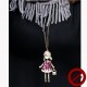 Pendentif "Poupée Rosa" (Attention produit non artisanal)