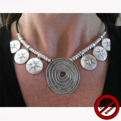 Collier ethnique (Attention produit non artisanal)