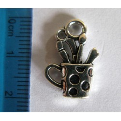 Breloque "pot de crayons"