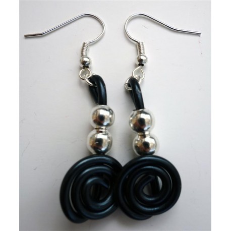 Boucles d'oreilles noires