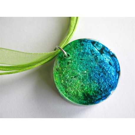 Collier avec pendentif "effet verre turquoise"