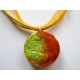 Collier avec pendentif "effet verre jaune orangé"