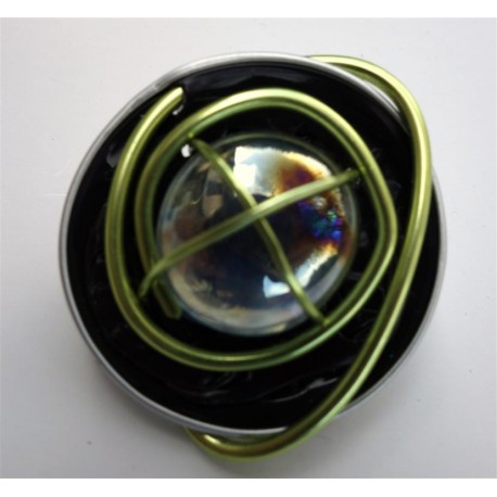 Broche marron foncé et vert anis