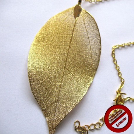 Collier grande feuille dorée (Attention produit non artisanal)