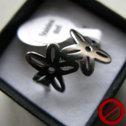 Bague double fleur en acier inoxydable (Attention produit non artisanal)