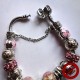 Bracelet souple strass roses (Attention produit non artisanal)