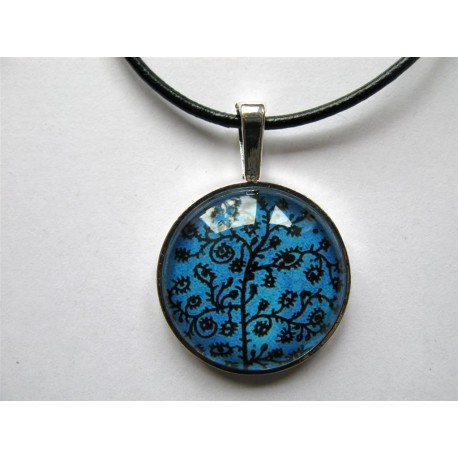 Collier avec pendentif cabochon arbre 4