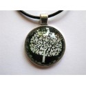 Collier avec pendentif cabochon arbre 2