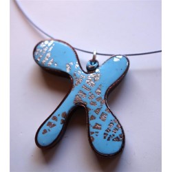 Collier bonhomme bleu clair feuille d'argent (environ 4 cm)