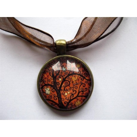 Collier avec pendentif cabochon arbre 12