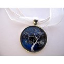 Collier avec pendentif cabochon arbre 16