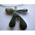 Collier "bonhomme" noir et argent moucheté