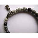 Bracelet en pierres fines (agate) et breloque nounours