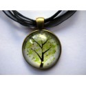 Collier avec pendentif cabochon arbre 10