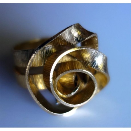 Bague petite fleur dorée